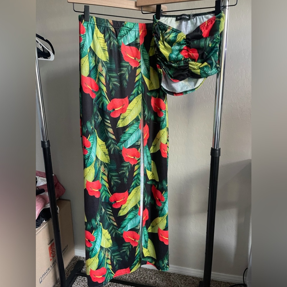 2 Piece Top and Skirt Combo - US Women’s Size 6